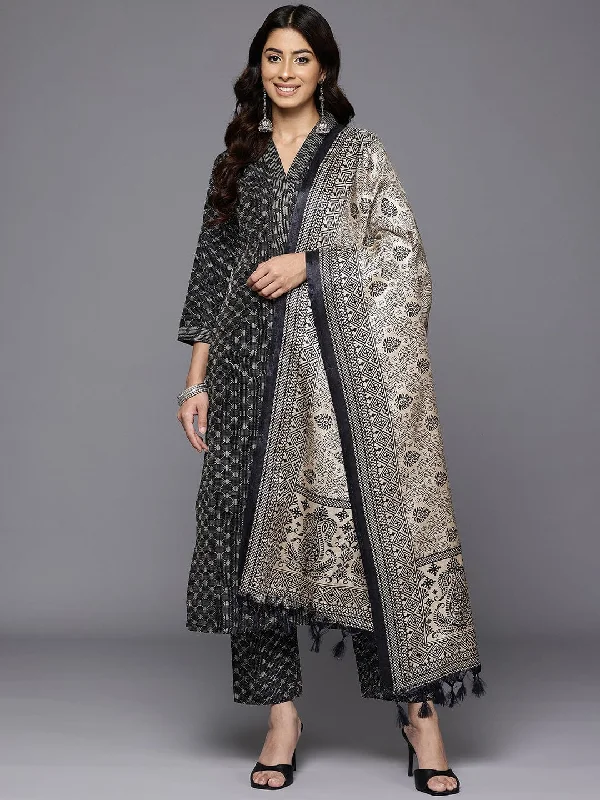 Varanga Women Black Jacquard Kurta Set With Dupatta