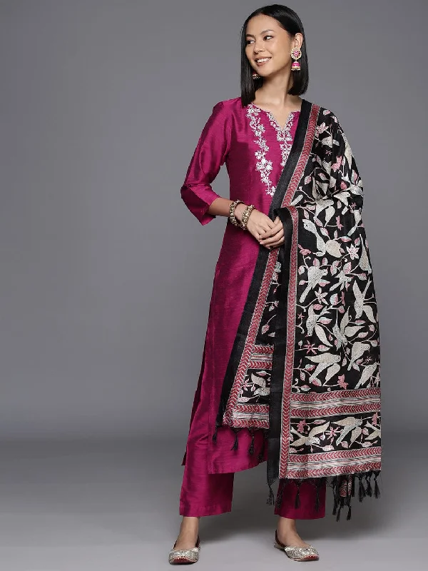 Varanga Women Straight Emroidered Kurta With Printed Bottom